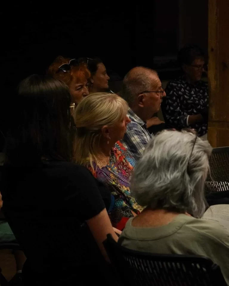 Multicultural Kalisz meeting; conversation by Shabbat candlelight.